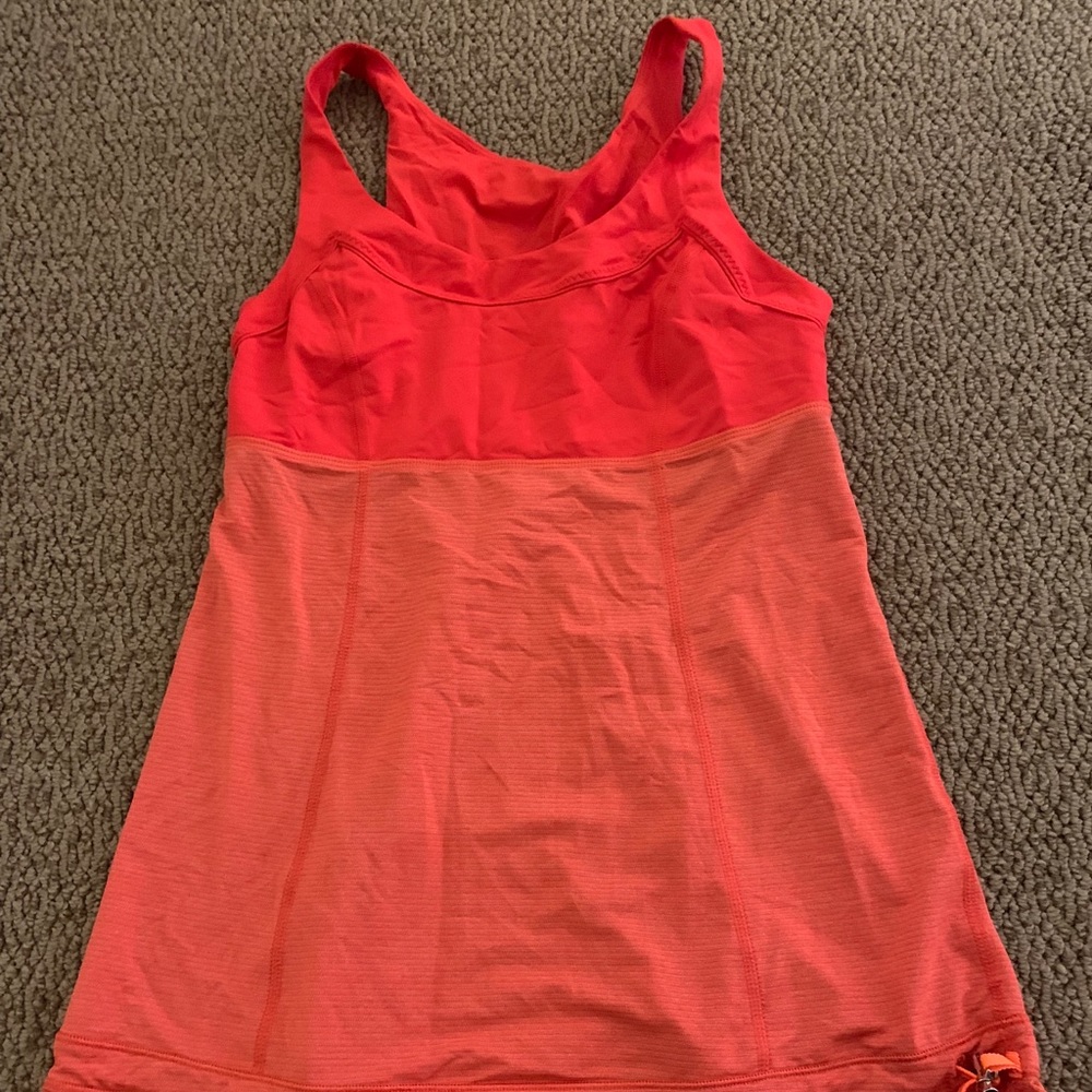 Lululemon tank